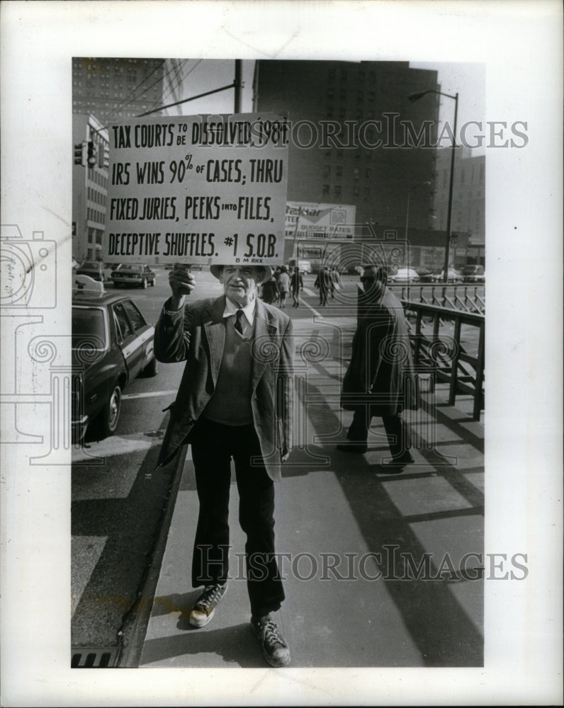 1983, Rice Pickets IRS McNamera Building - RRU56011 - Historic Images