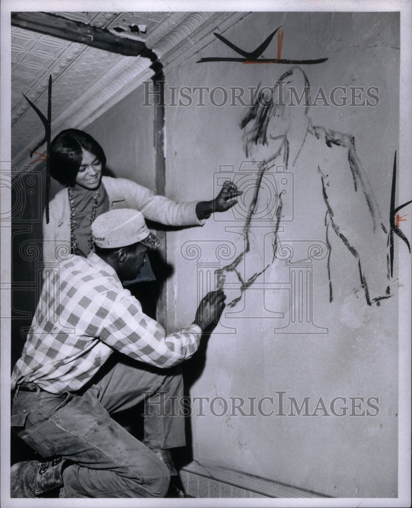 1966, Maude Weinberg Artist Tap Johnson Man - RRU56175 - Historic Images