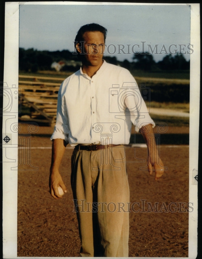 1989 Kevin Michael Costner Actor Singer - Historic Images