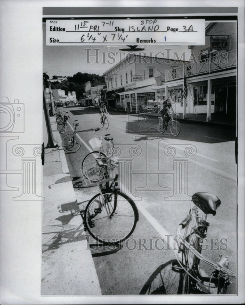 1975 Press Photo Mackinac Island Michigan Bicycle - RRU56705 - Historic Images