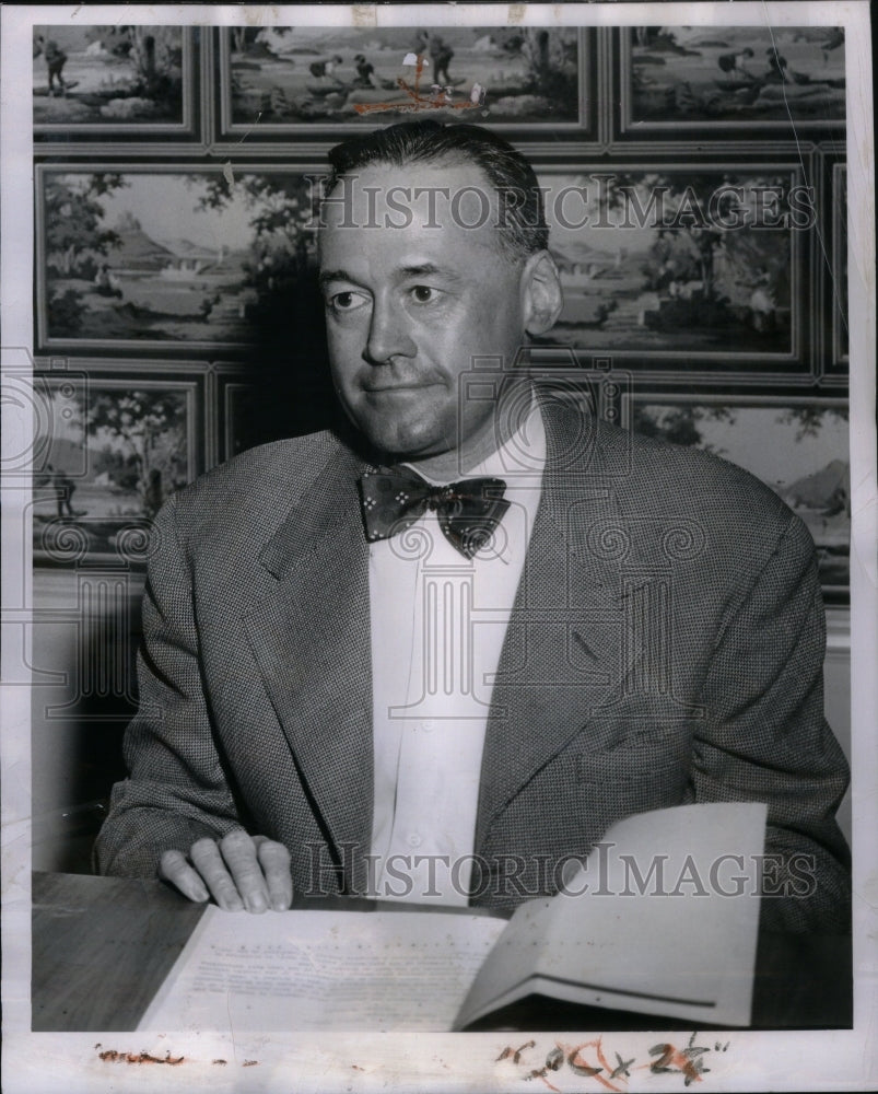 1952, New Racing Commissioner James Inglis - RRU56721 - Historic Images