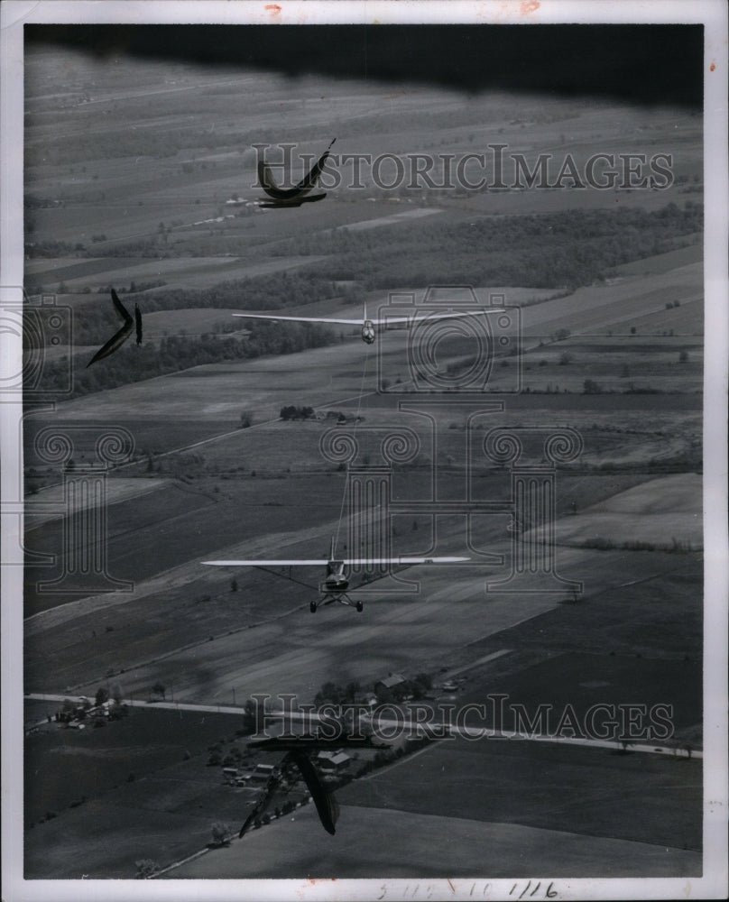 1973 Press Photo Aircraft Gliders In Action - RRU56799 - Historic Images