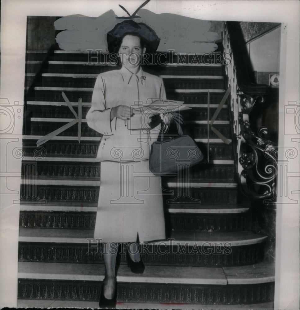 1948 Isabelle O&#39;Ferrall Ex-Wife Minister - Historic Images