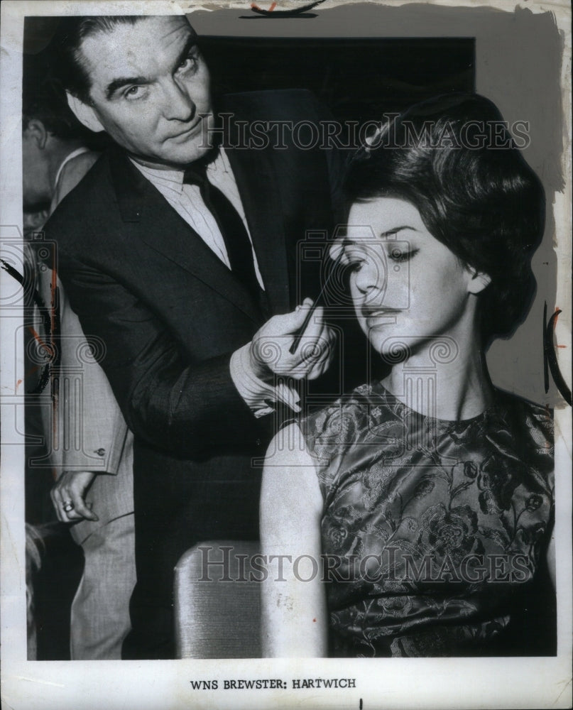 1965 Press Photo Richard Hartwich Wig Craftsman - RRU57259 - Historic Images