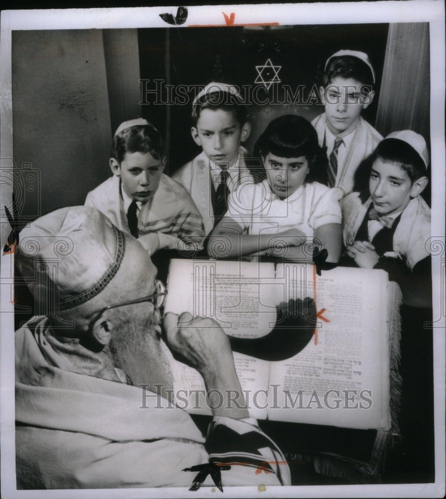 1965, Nathan Gooterman Rosh Hashana - RRU57265 - Historic Images