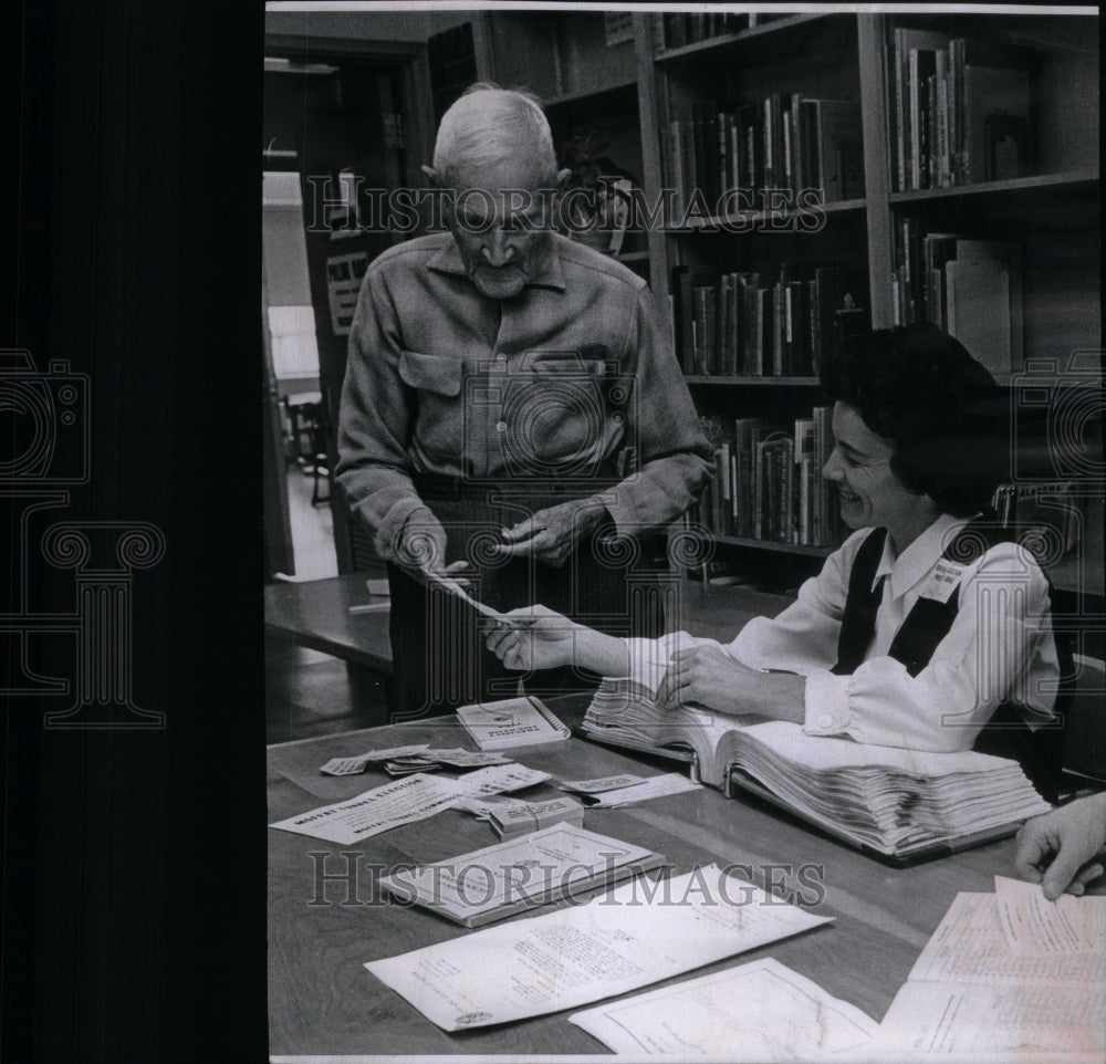 1964, Charles O.Jarman votes for 19th Pres. - RRU57897 - Historic Images