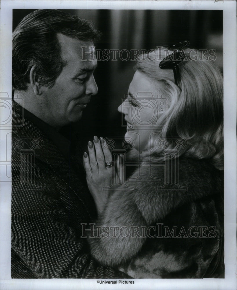 1976, Two Minute Warning Film Actors Janssen - RRU57929 - Historic Images