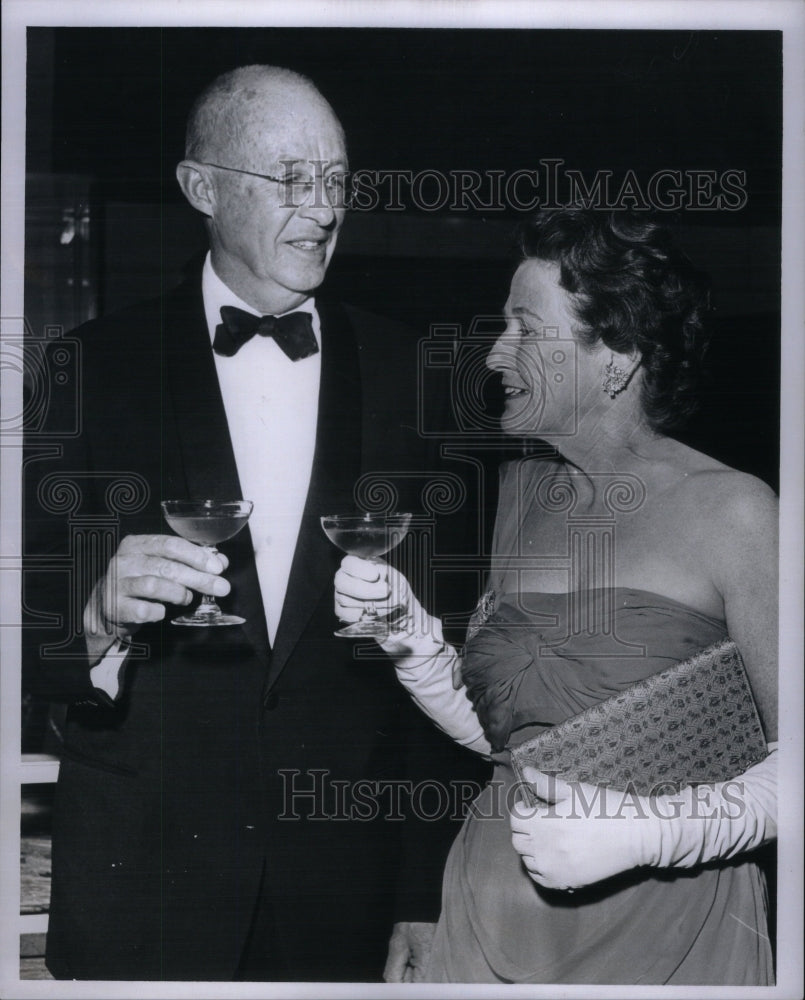 1960 Press Photo Mr./Mrs. Alger Shelden/Detroit - RRU58149 - Historic Images