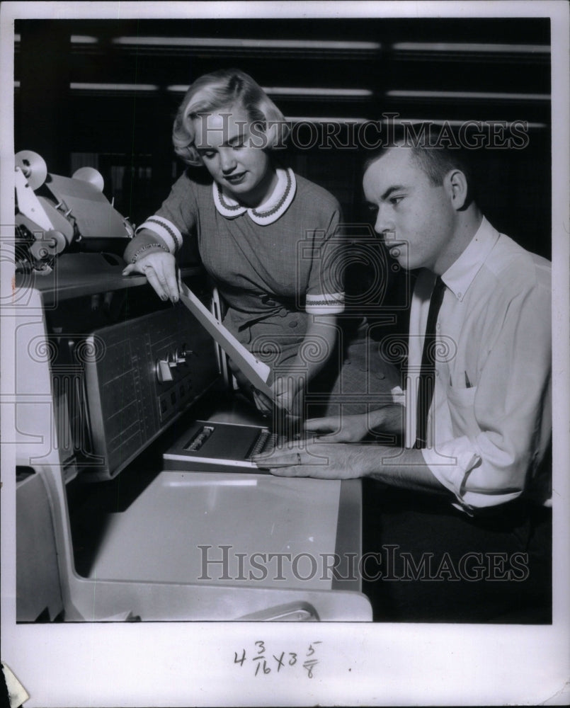 1960, Romas Calculating Machine Test - RRU58447 - Historic Images