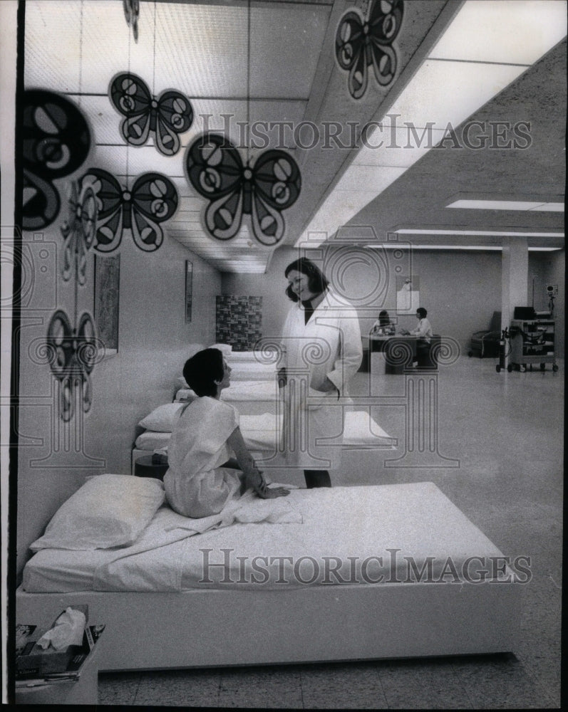 1973 Press Photo Concord Medical Center Chicago Rules - Historic Images