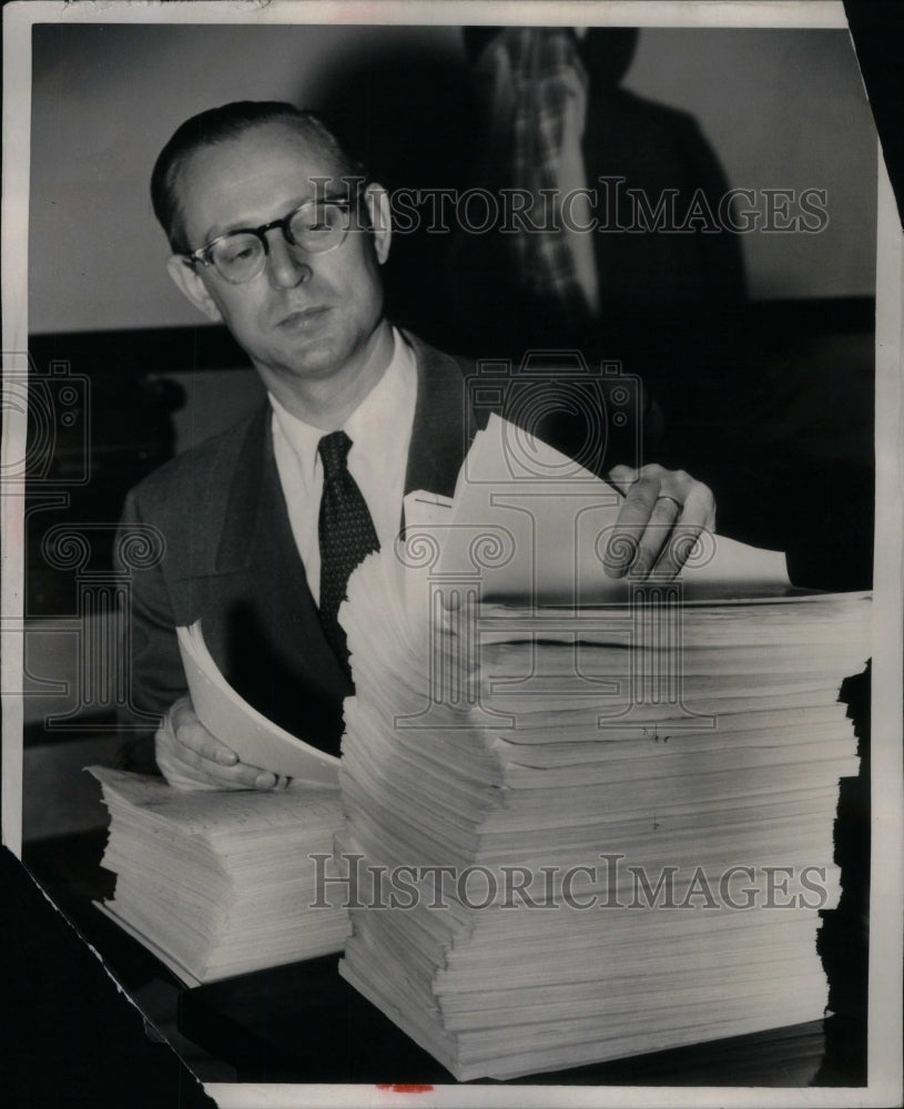 1954 Press Photo Court Reporter Donald Severence - Historic Images