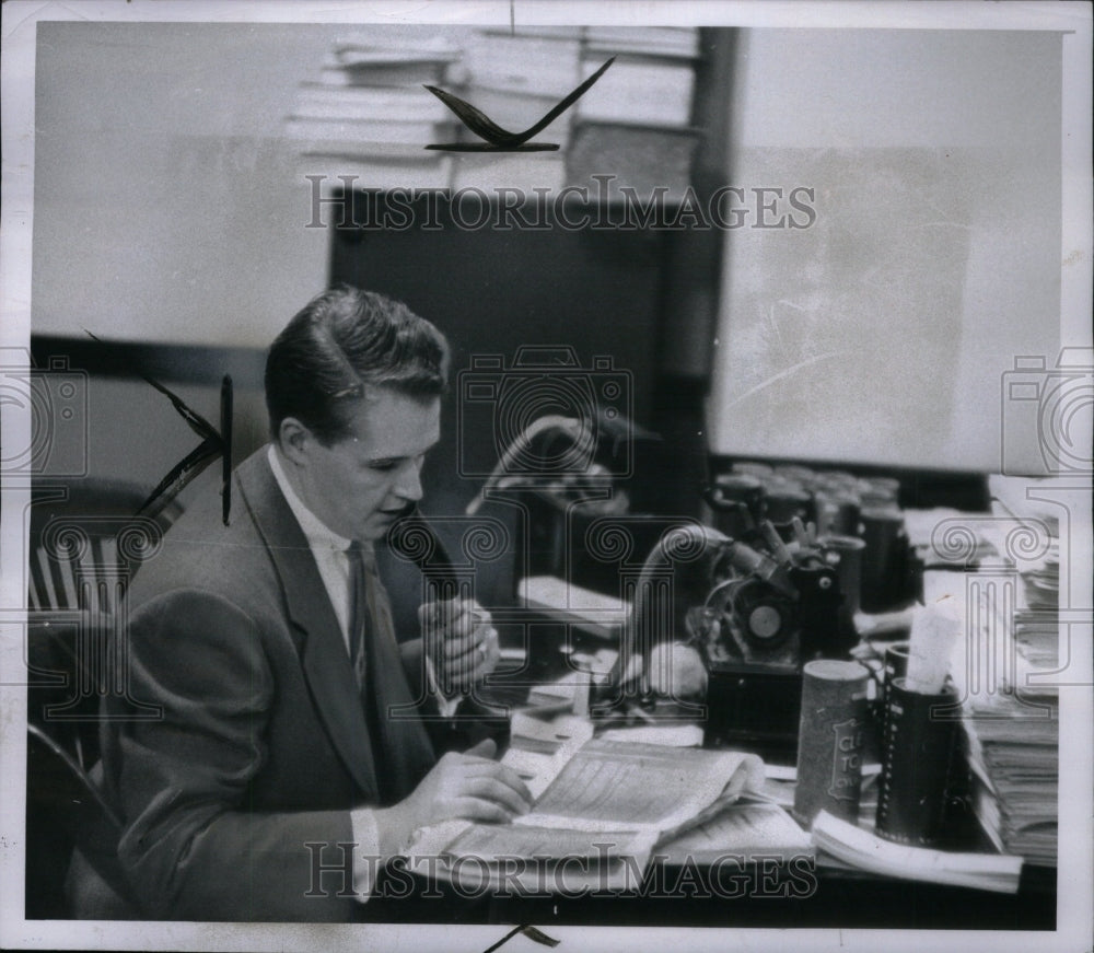 1953 Press Photo X Communist Robert Rawley Inquiry Ease - Historic Images