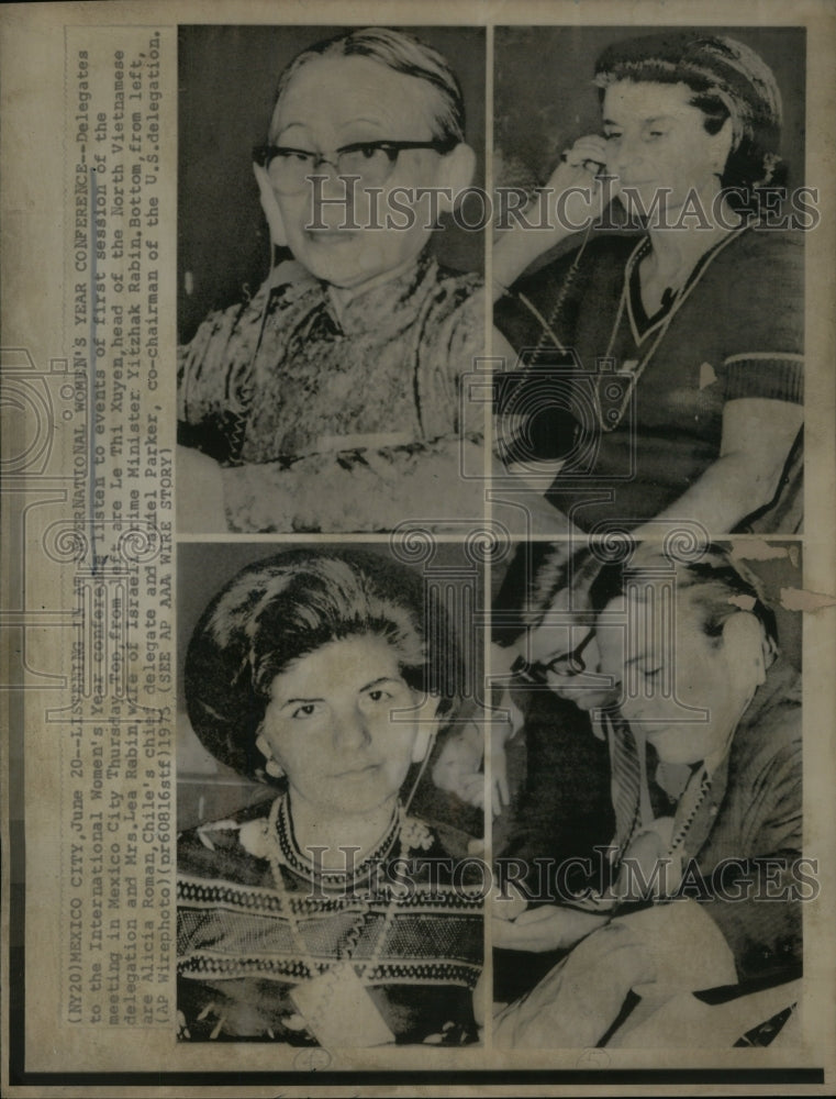 1975 Press Photo Listening International Women Mexico - RRU58633 - Historic Images