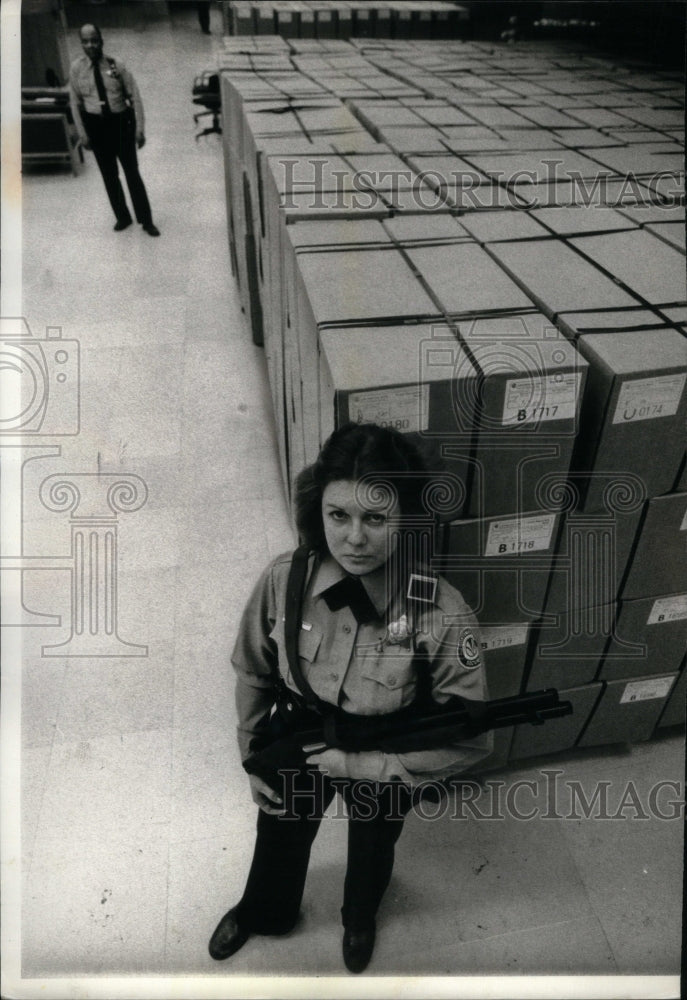 1979, Loralee Lenert Continental Bank Guard - RRU58659 - Historic Images