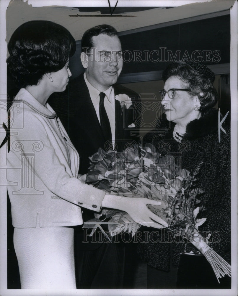 1965 Mrs William Baker Mayor Jerome Cavan - Historic Images