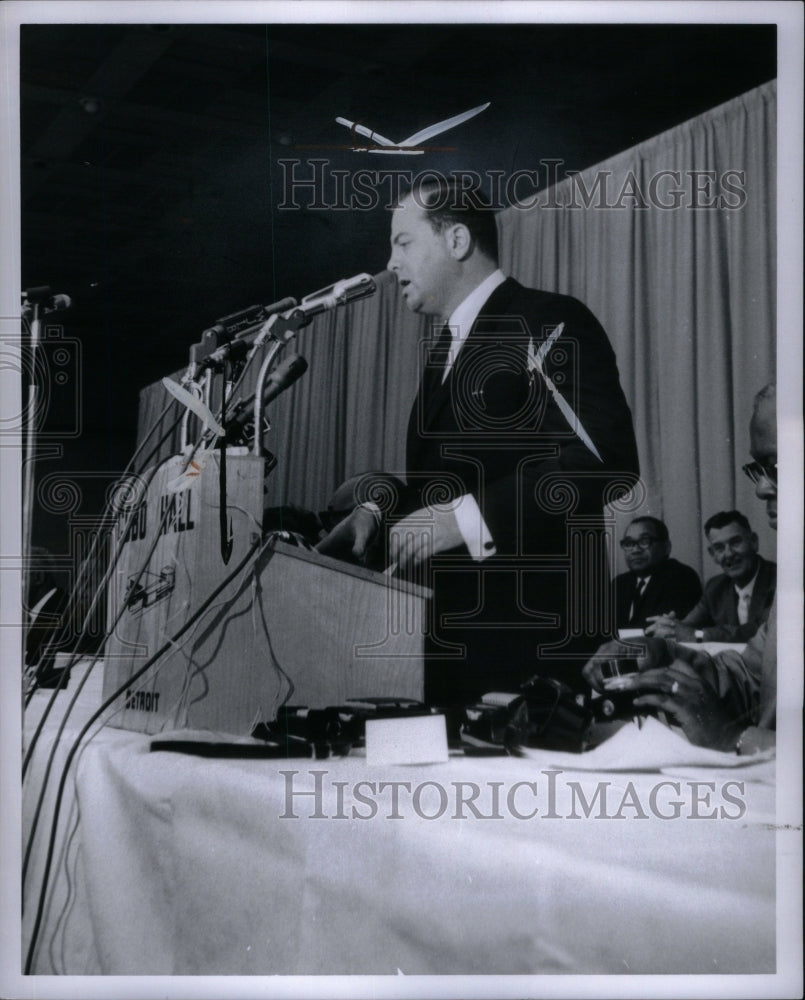 1966 Press Photo Mayor Cavanagh Freedom Rally speaking - RRU58771 - Historic Images