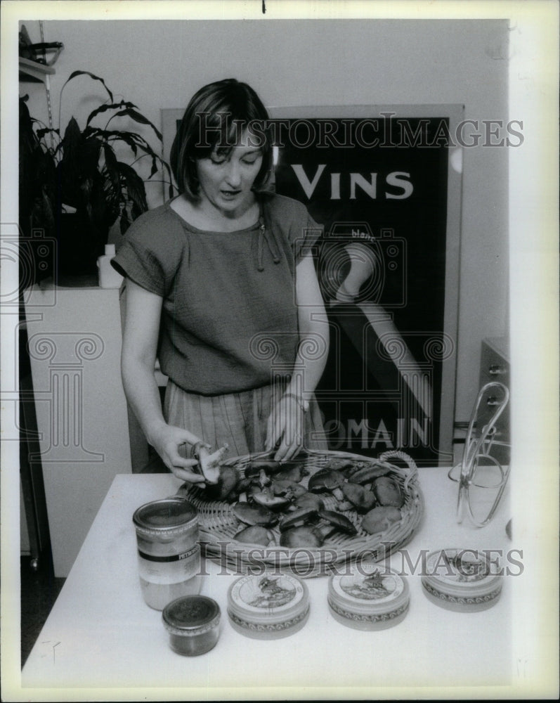 1984 Press Photo  Chef Sophia Solomon Exotic Foods - Historic Images