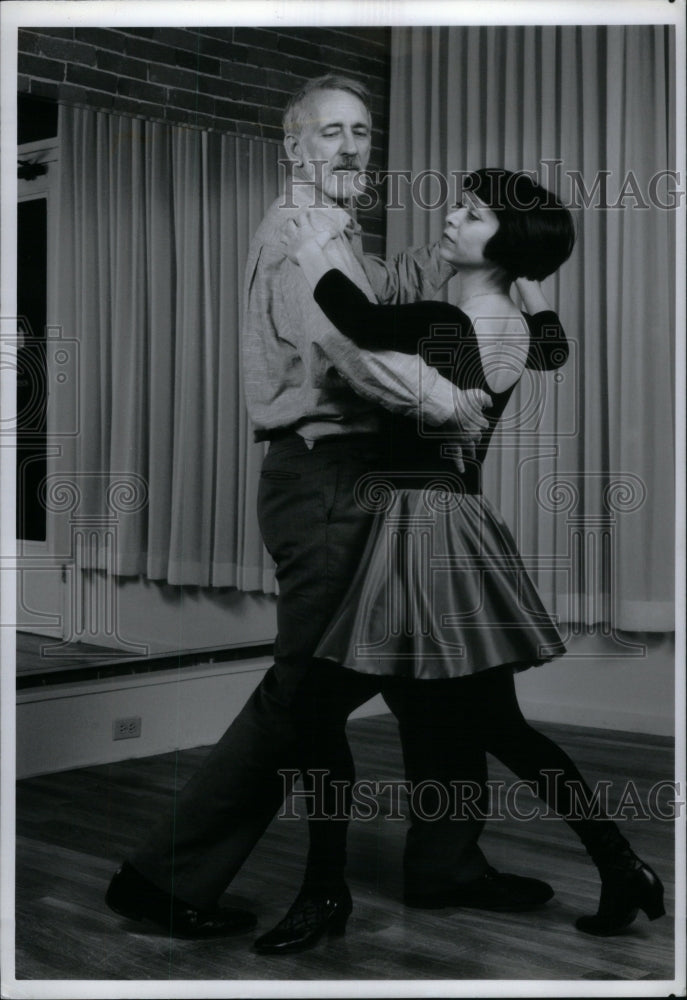 1990 Press Photo Huntington WV Ballroom Dancing Couple - Historic Images