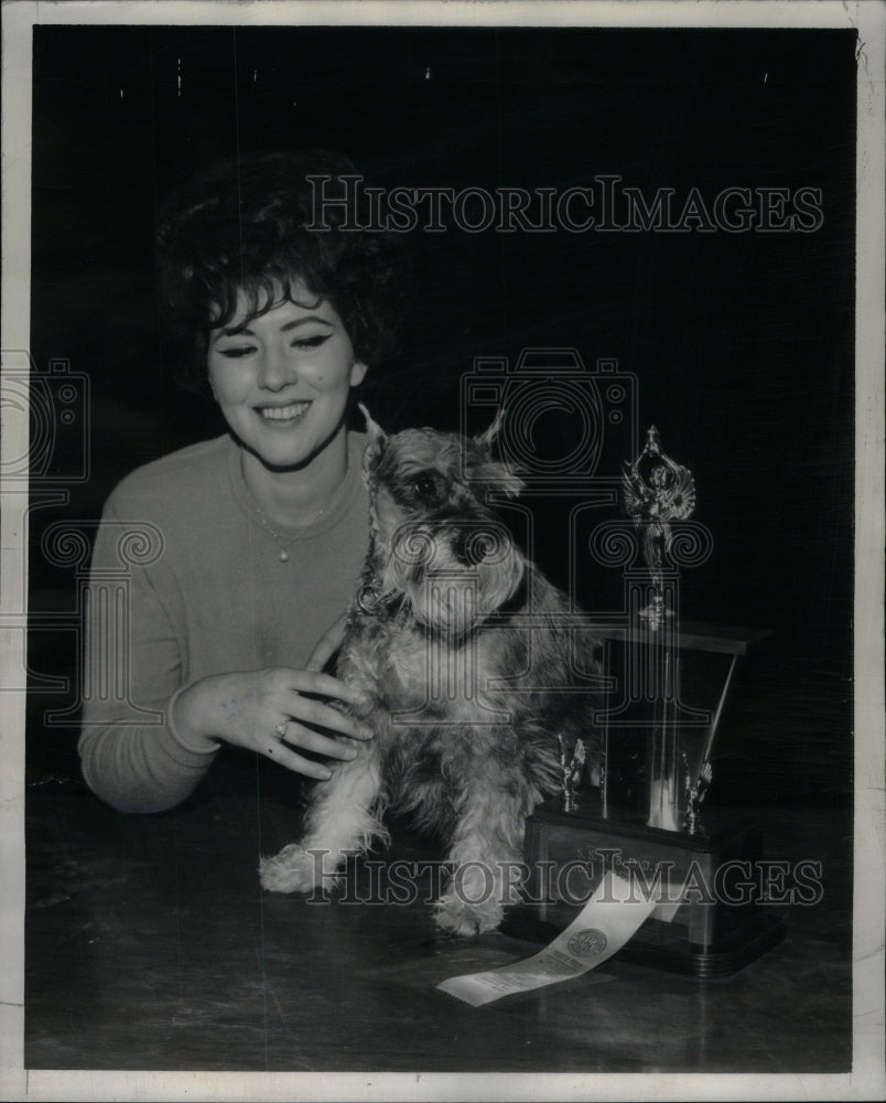 1965 Press Photo Mighty Miniature Chicagoan Monica dog - RRU59631 - Historic Images