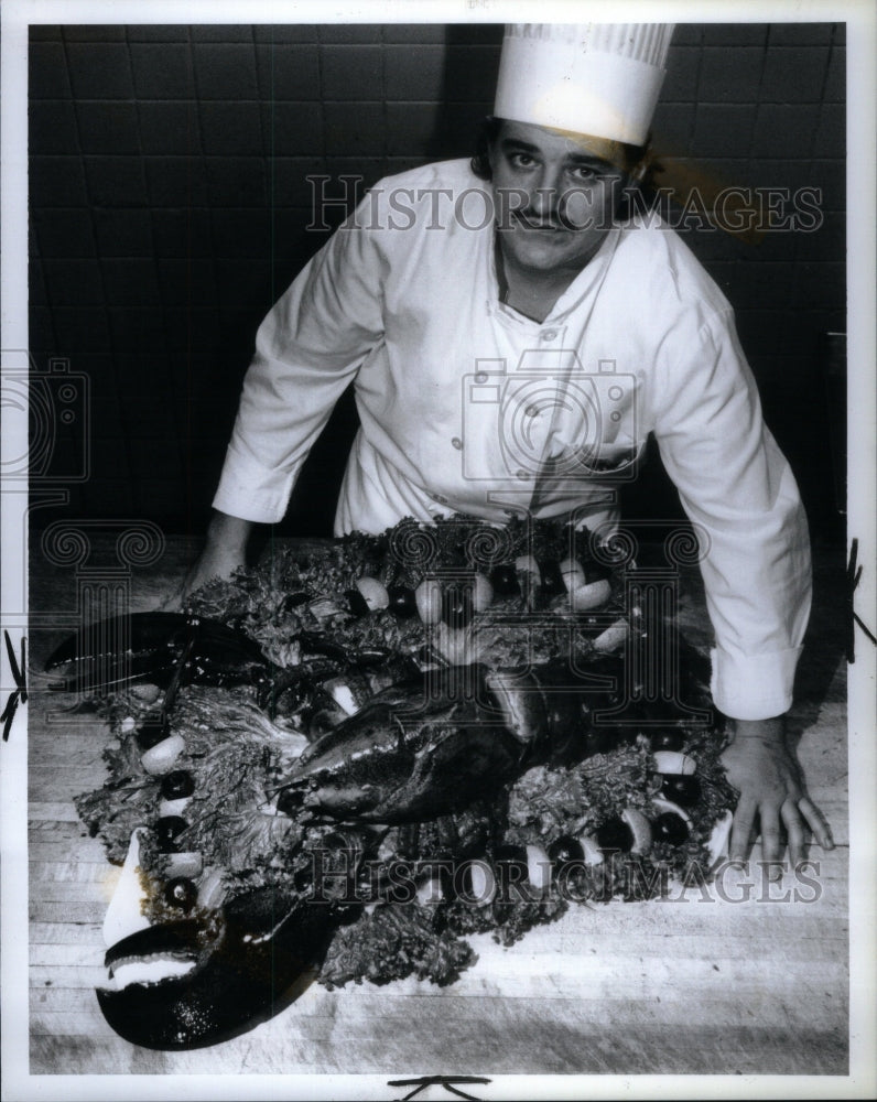 1990 Press Photo Detroit 100 Year Old Lobster Seafood - Historic Images