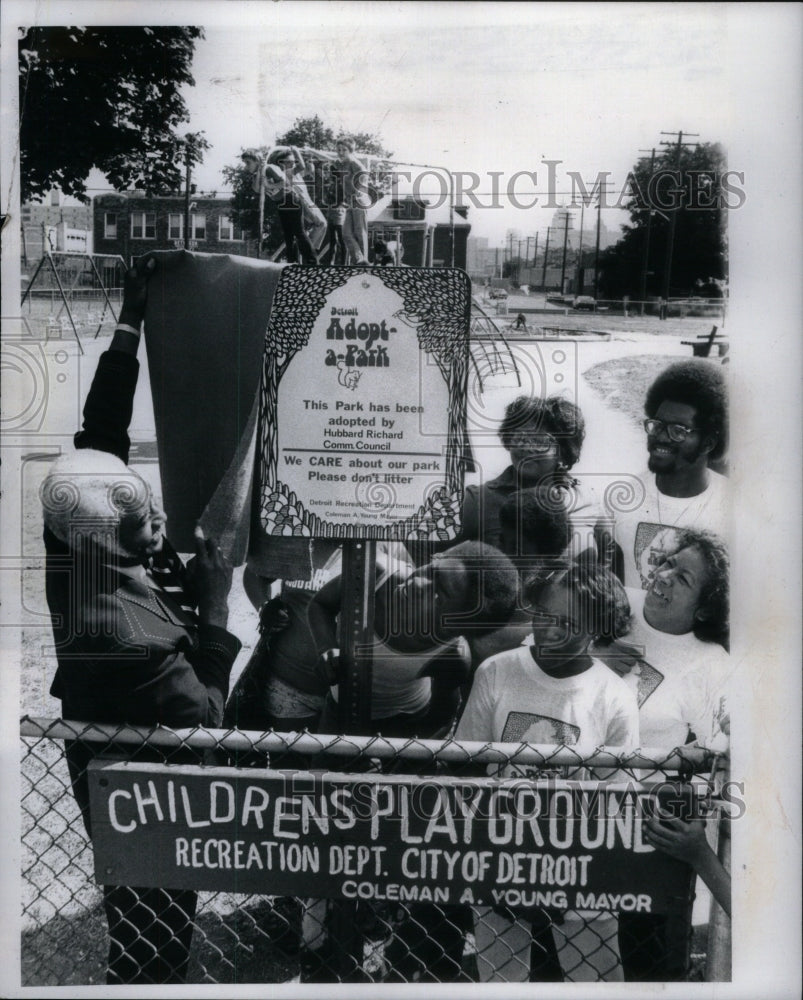 1978 Press Photo Lorenzo Blout Ceremony Stanton Park - Historic Images