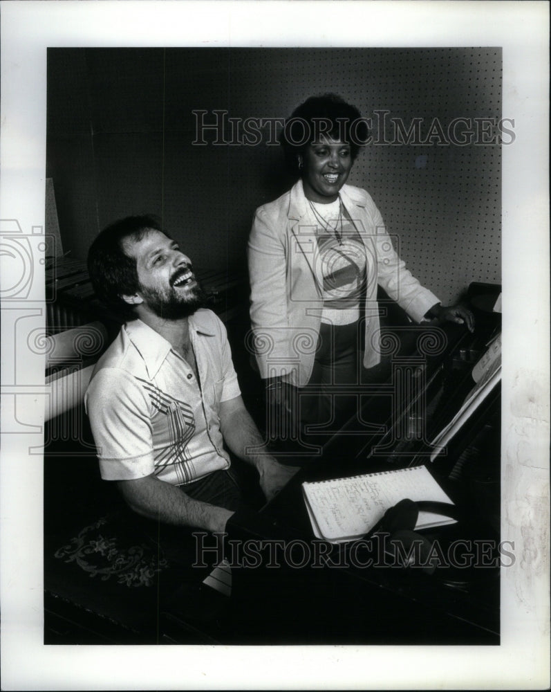 1980 Pianist Buddy Budson Singer Ursula - Historic Images