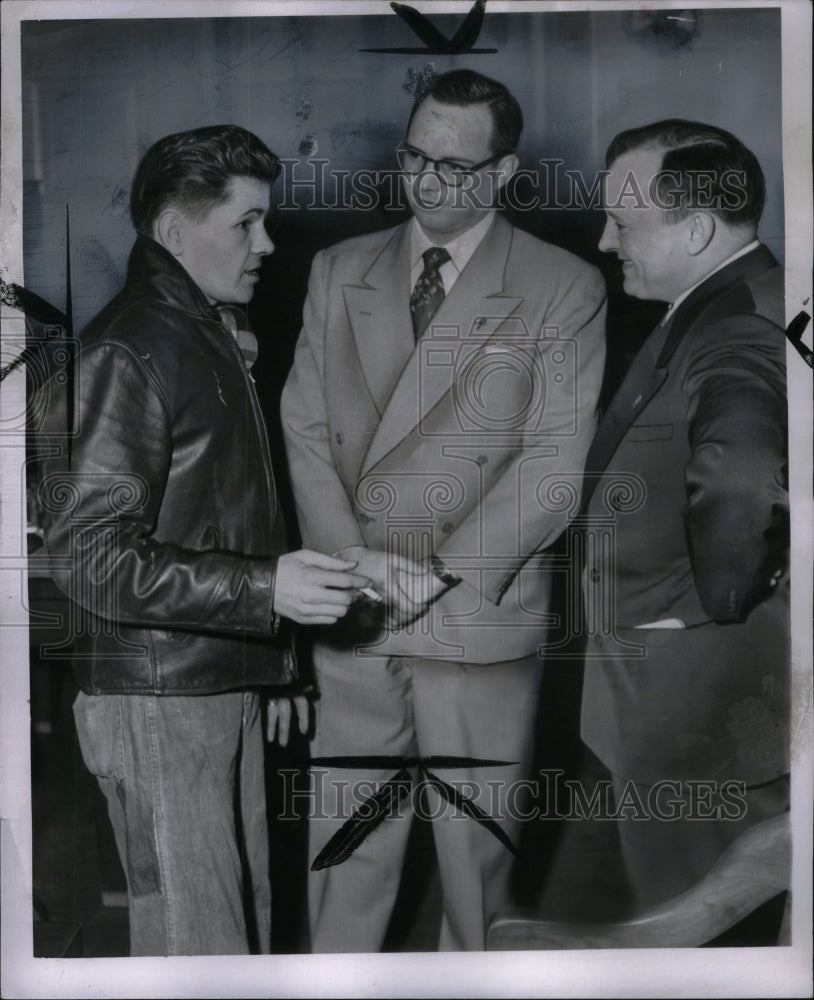 1952 Press Photo John Cheverry Communist Inquiry Mich - Historic Images