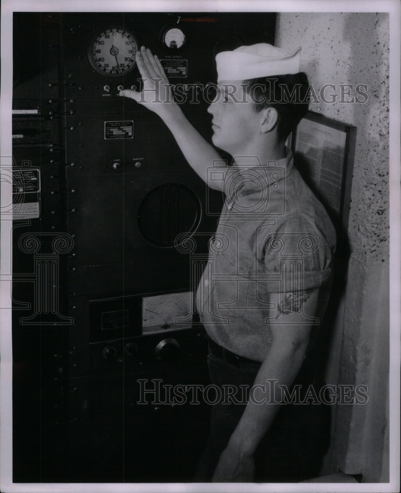 1953 Press Photo Ships Hanson Coast Guard Repair Watch - RRU60261 - Historic Images