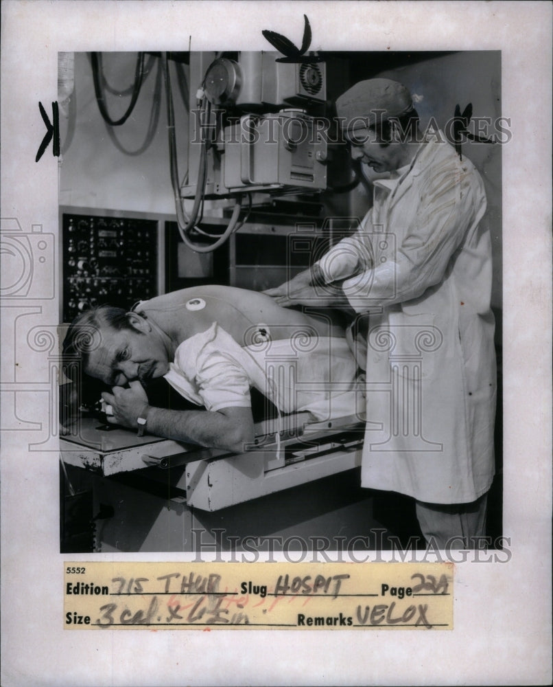 1974 Press Photo Bruce Robinson Walter Kozachenko Pain - RRU60275 - Historic Images