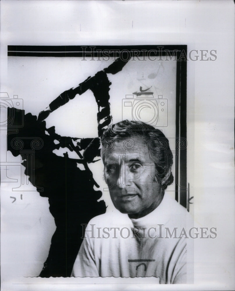 1974 Press Photo Max Shaye Artist Picture Painter - Historic Images