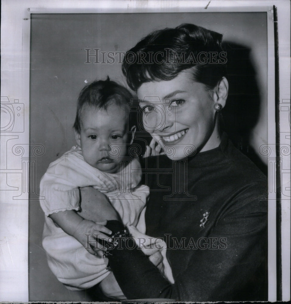 1957 Press Photo Actress Victoria Shaw Brunet Beauty - RRU60611 - Historic Images