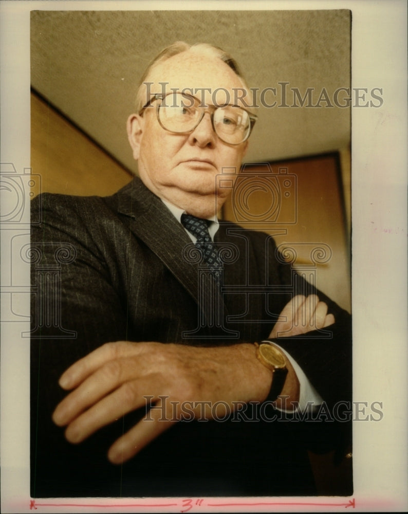 1985, Jephta Schwerman.Serious Spectacle Man - RRU60705 - Historic Images