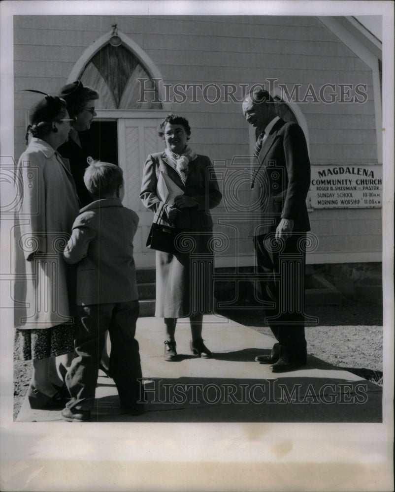 1954 Town congregation Cowmen Church shy-Historic Images