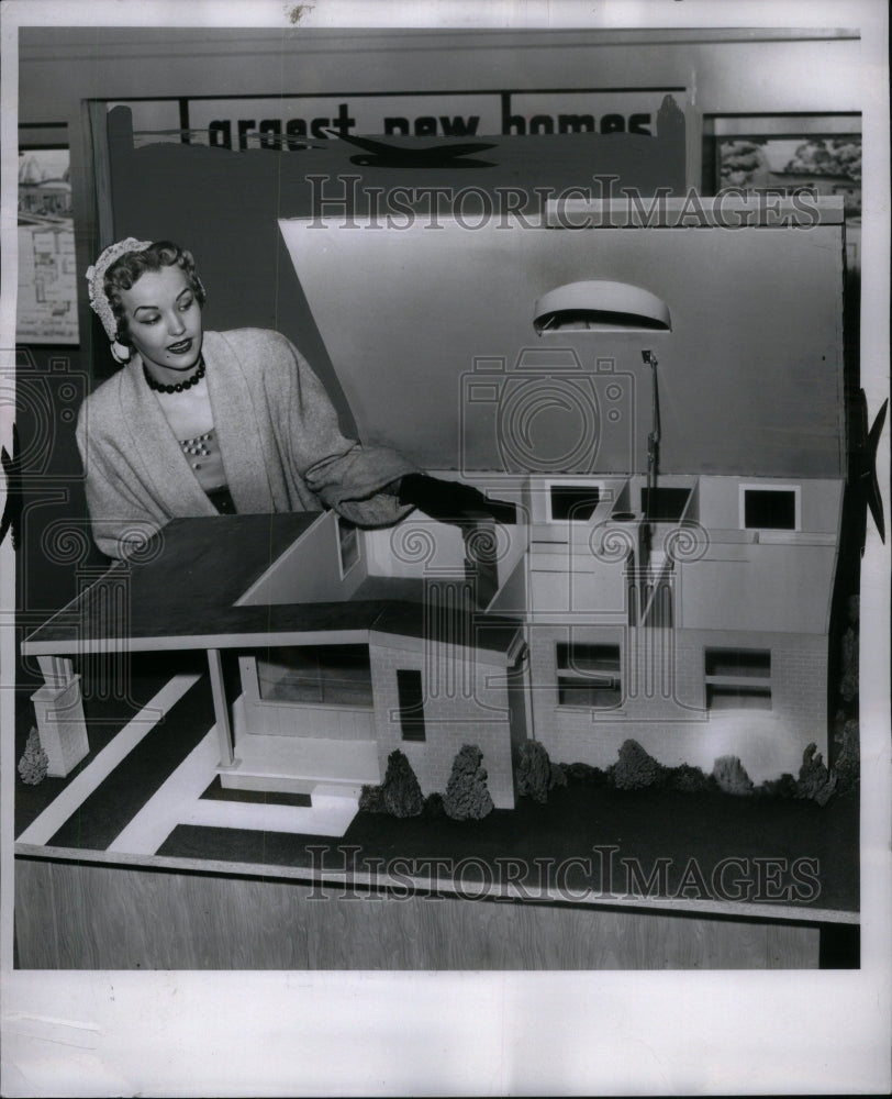 1953, Building Show Model Houses Detroit - RRU60727 - Historic Images