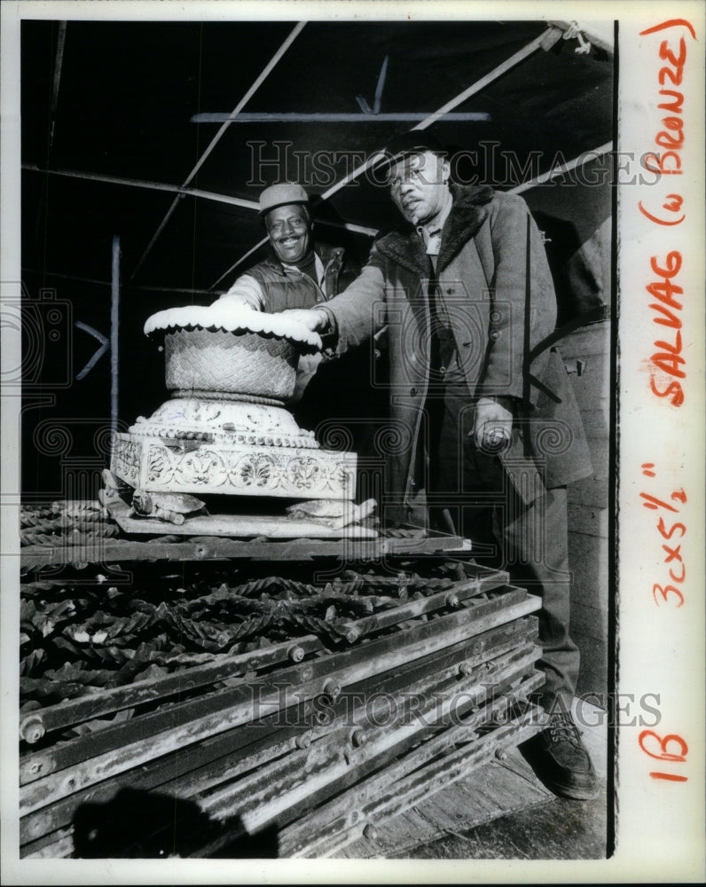 1980, Bronze Light Post Detroit Main Library - RRU60875 - Historic Images