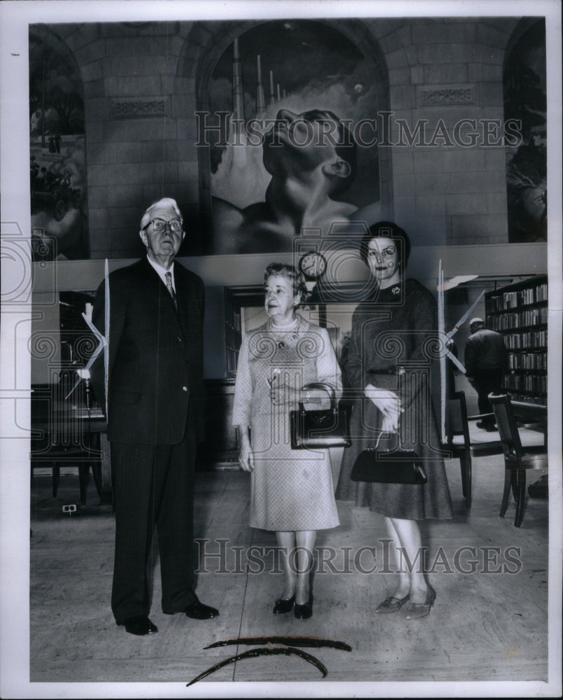 1965, Library Ralph Friends Coppin Burton - RRU60877 - Historic Images