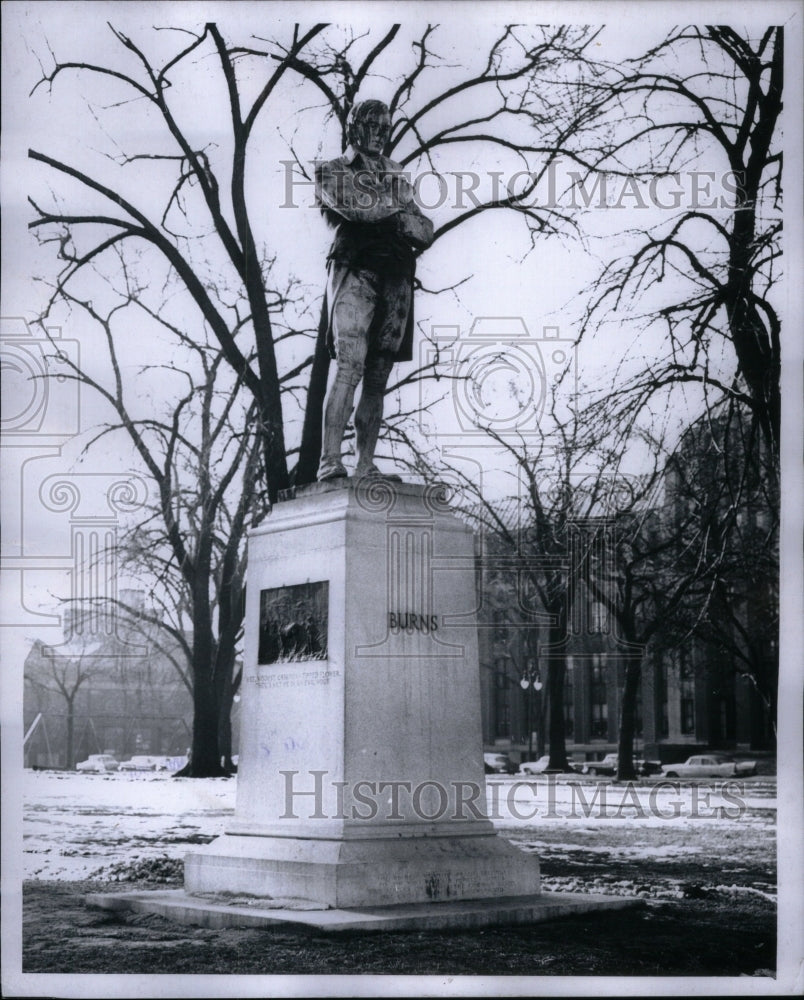 1961 Press Photo DETROIT MONUMENT ROBERT BURNS STATUE - RRU60905 - Historic Images