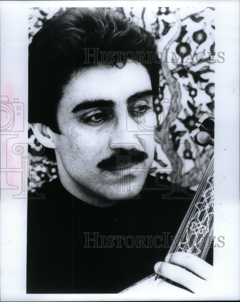 1991 Press Photo Simon Shaheen Violinist Palestinians - Historic Images