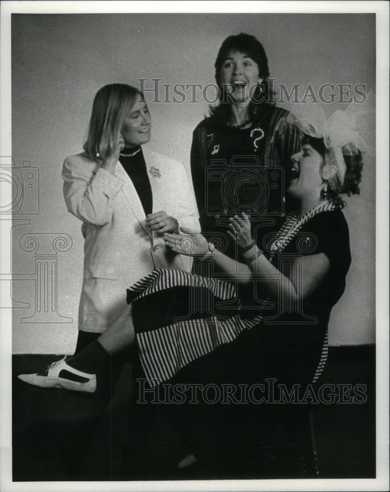 1988 Press Photo Chenille Sisters American Folk Band US - Historic Images