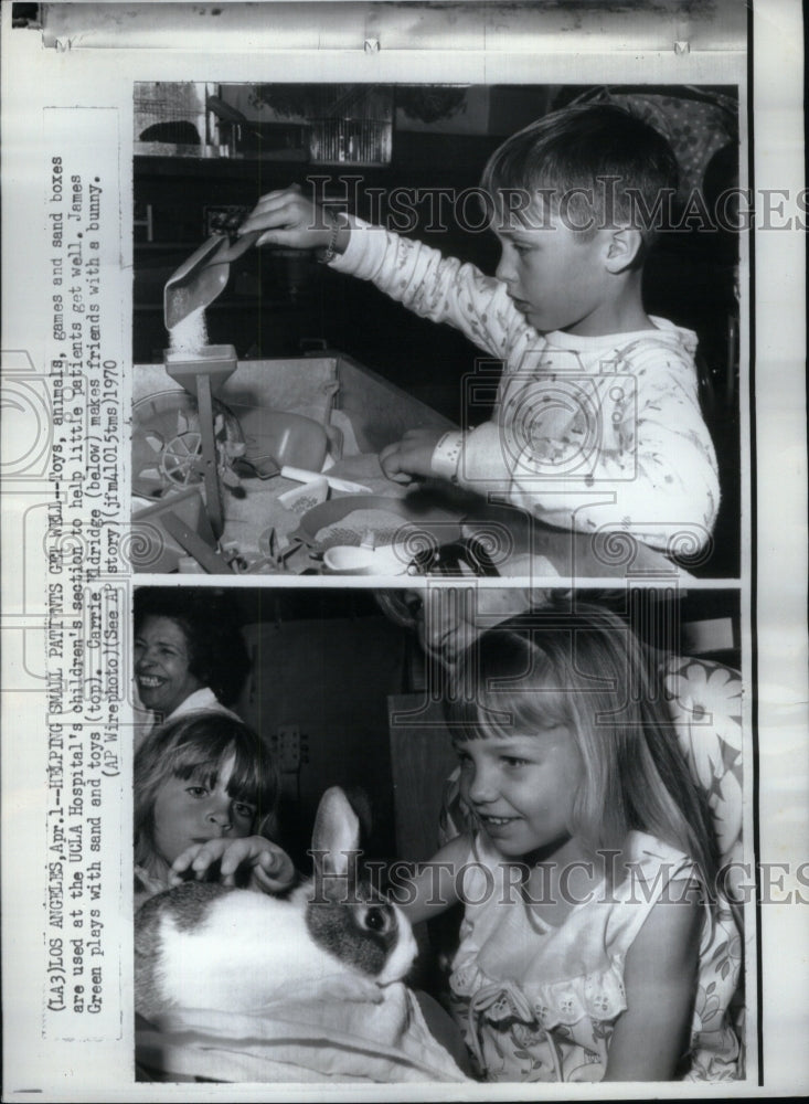 1970 Press Photo James Green Carrie Kldridge patients - RRU62713 - Historic Images