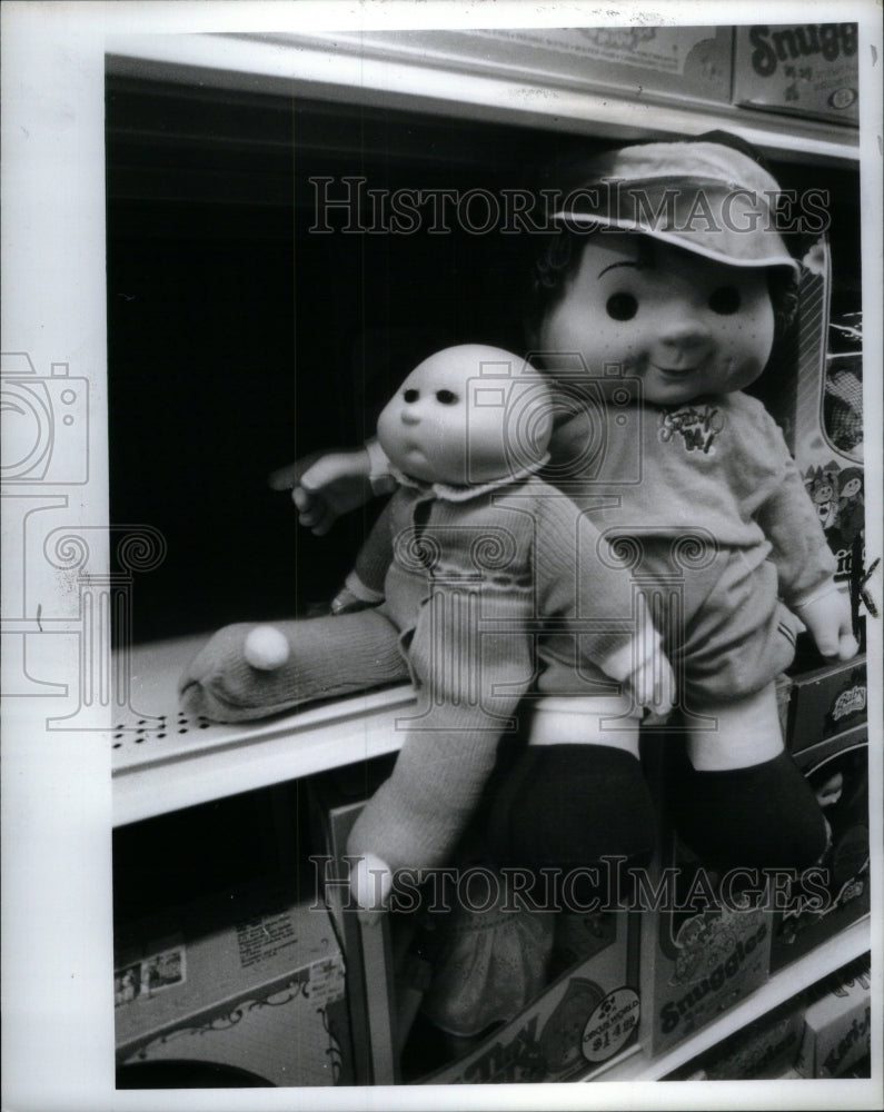 1984 Press Photo Fruit Kid Pumpkin Doll - Historic Images