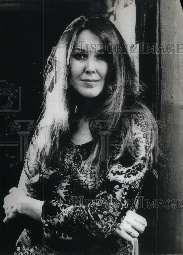 1974, Actress Musician Barbara Smith - RRU63437 - Historic Images