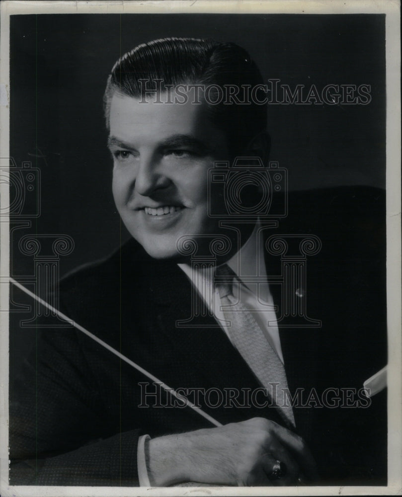 1962 Press Photo Leonard Smith,conductor - RRU63545 - Historic Images