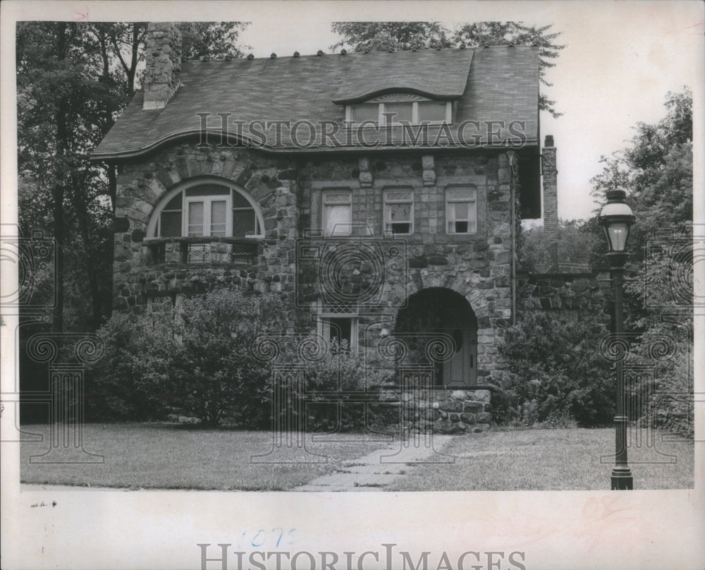 1974 Indian Village House Oldest - Historic Images