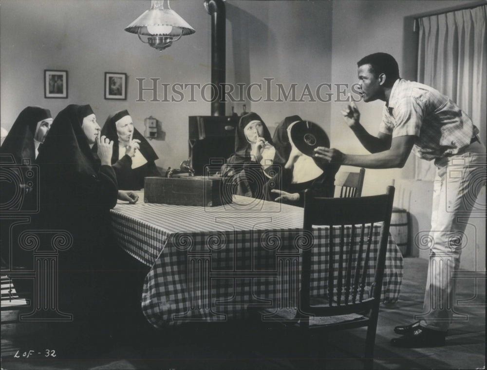 1965 Press Photo Sidney Poitier &quot;Lilies of the Fields&quot; - Historic Images