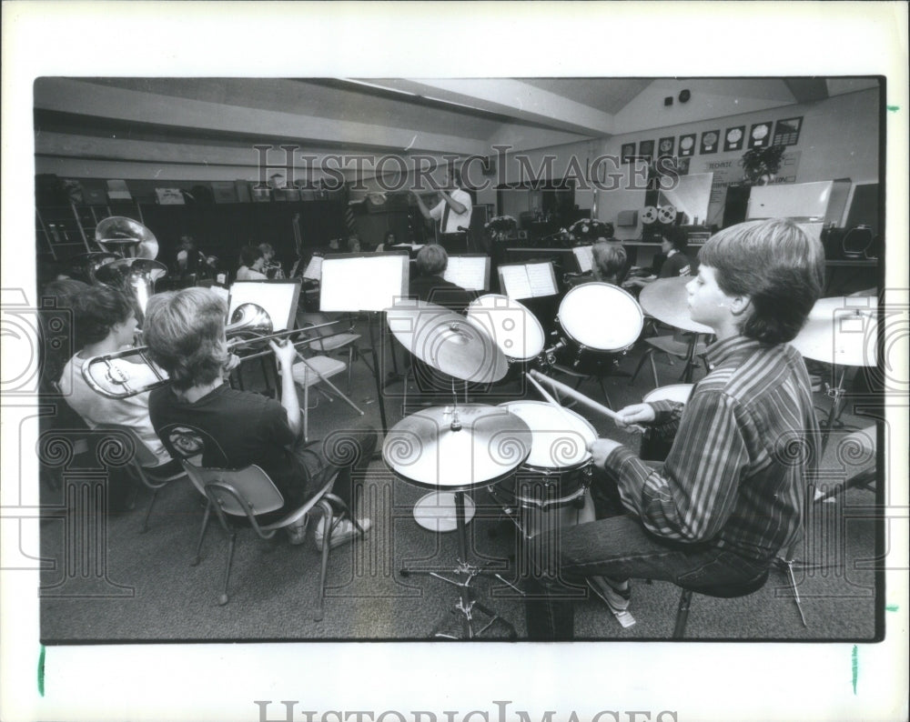 1985 Hemlock High Band 2,000 Medals - Historic Images