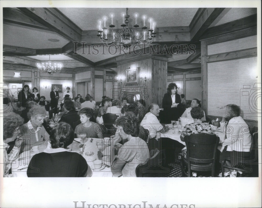 1980 Henley Street&#39;s Restaurant - Historic Images