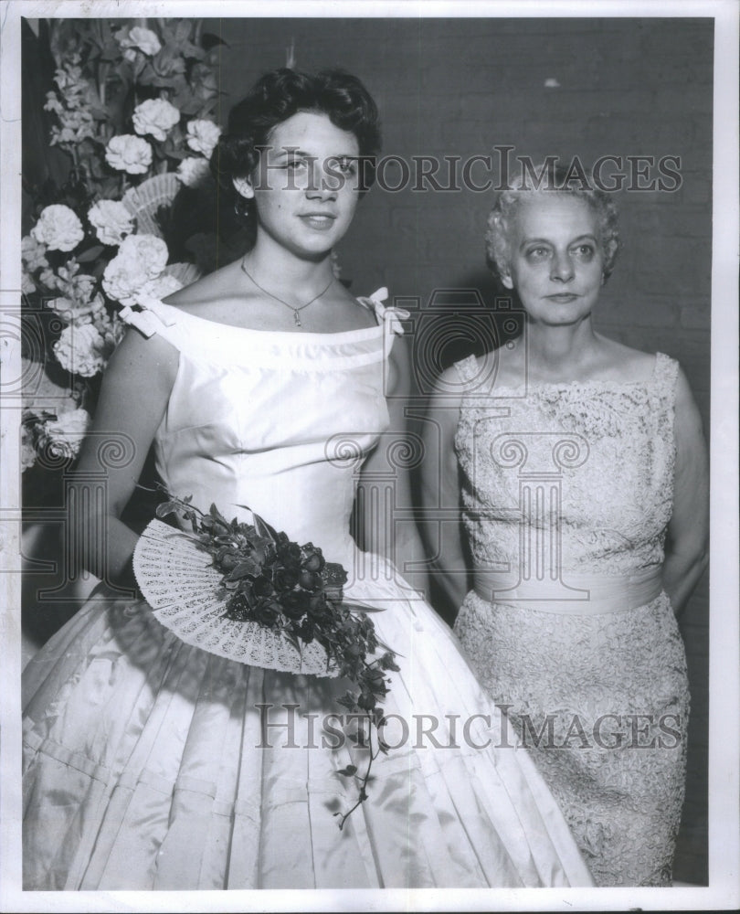 1957 Press Photo Virginia Schneck Mrs. Robert Schneck - RRU65299 - Historic Images