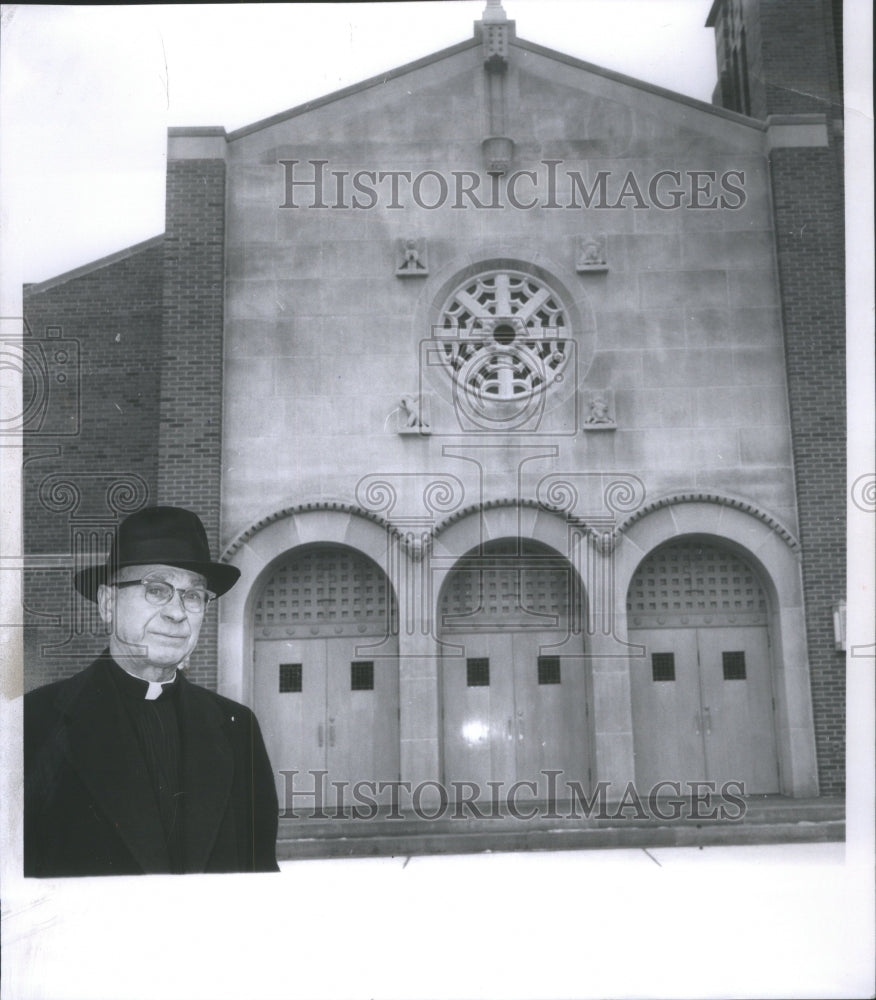 1961 Press Photo Rev. Z.M. Sacilowski Detroit Priest US - RRU65337 - Historic Images