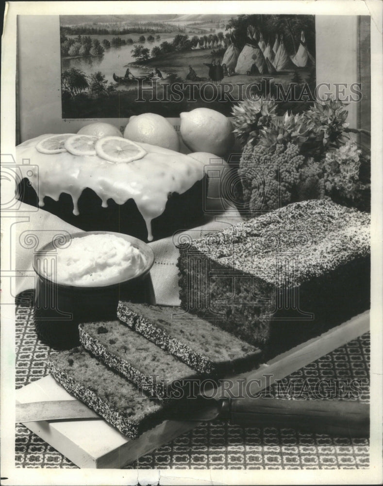 1982 Fruit Bread Given As Christmas Gifts-Historic Images